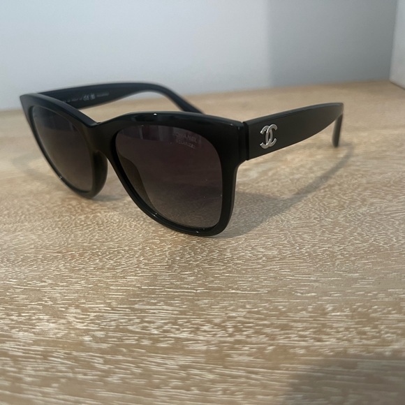 Chanel Acetate Polarized Square CC Sunglasses 5380 Black - Picture 7 of 9